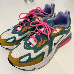 Nike Wmns Air Max 200 'Mystic Green' AT6175-300